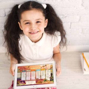 Stundenplan Waldfreunde für Kinder am Tablet — Crealumi Waldgeknister