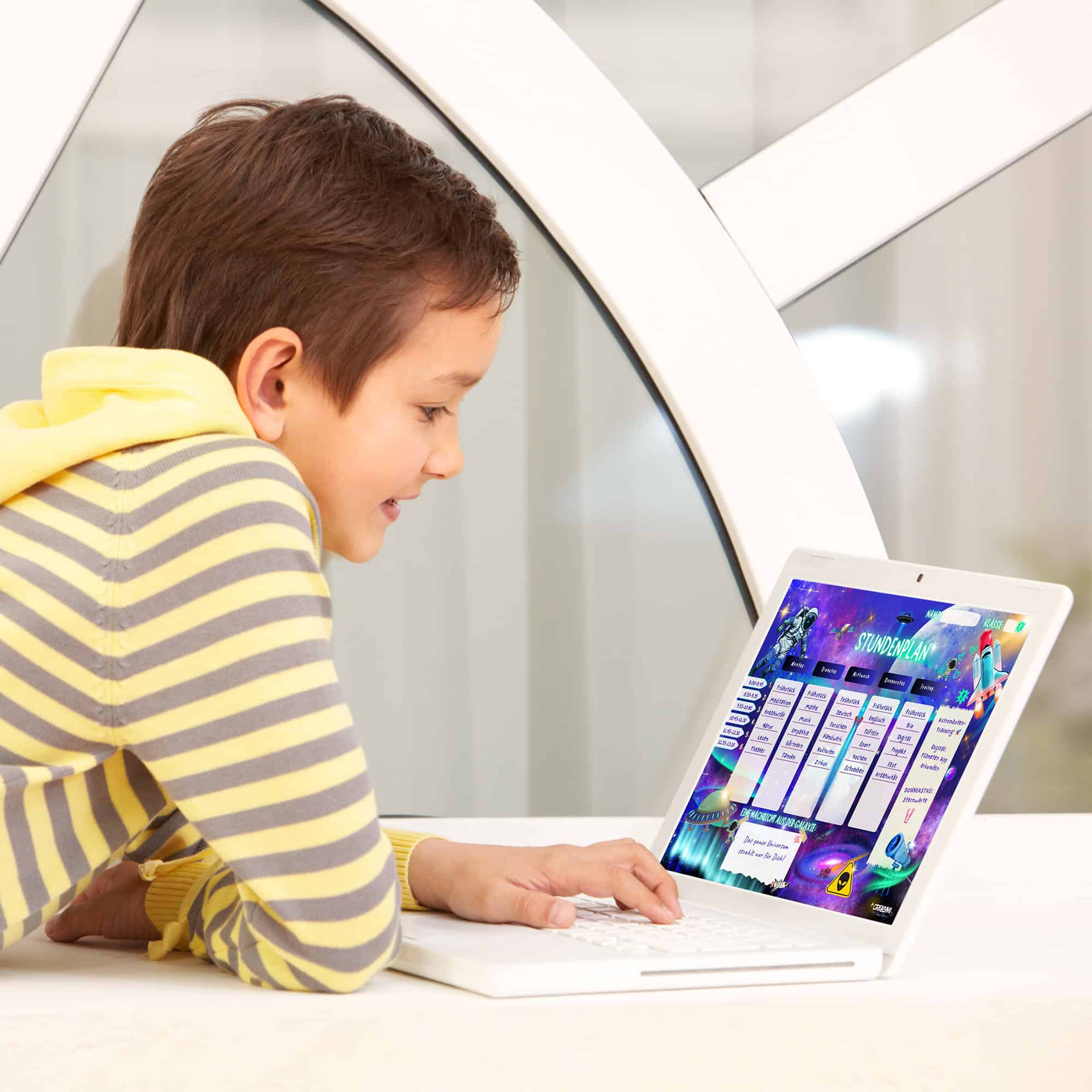 Orario spaziale per bambini su tablet — Crealumi Star Hunters